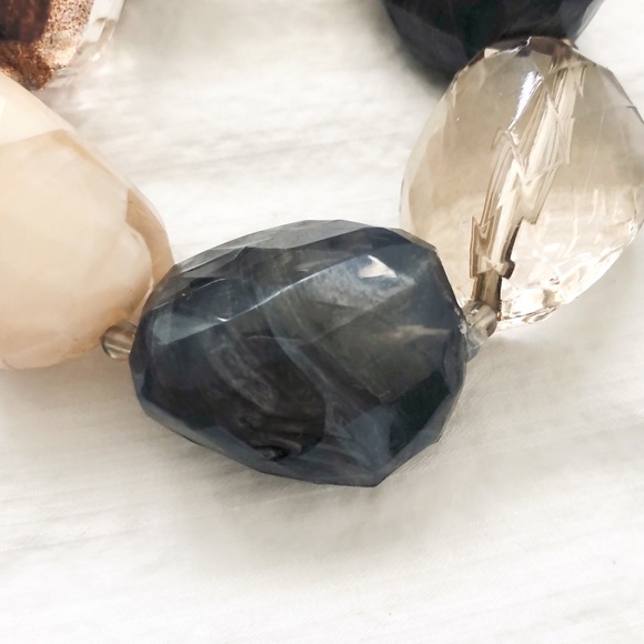 4/$22 Multi Faceted Faux Gemstone Stretch Bracelet - Picture 3 of 13